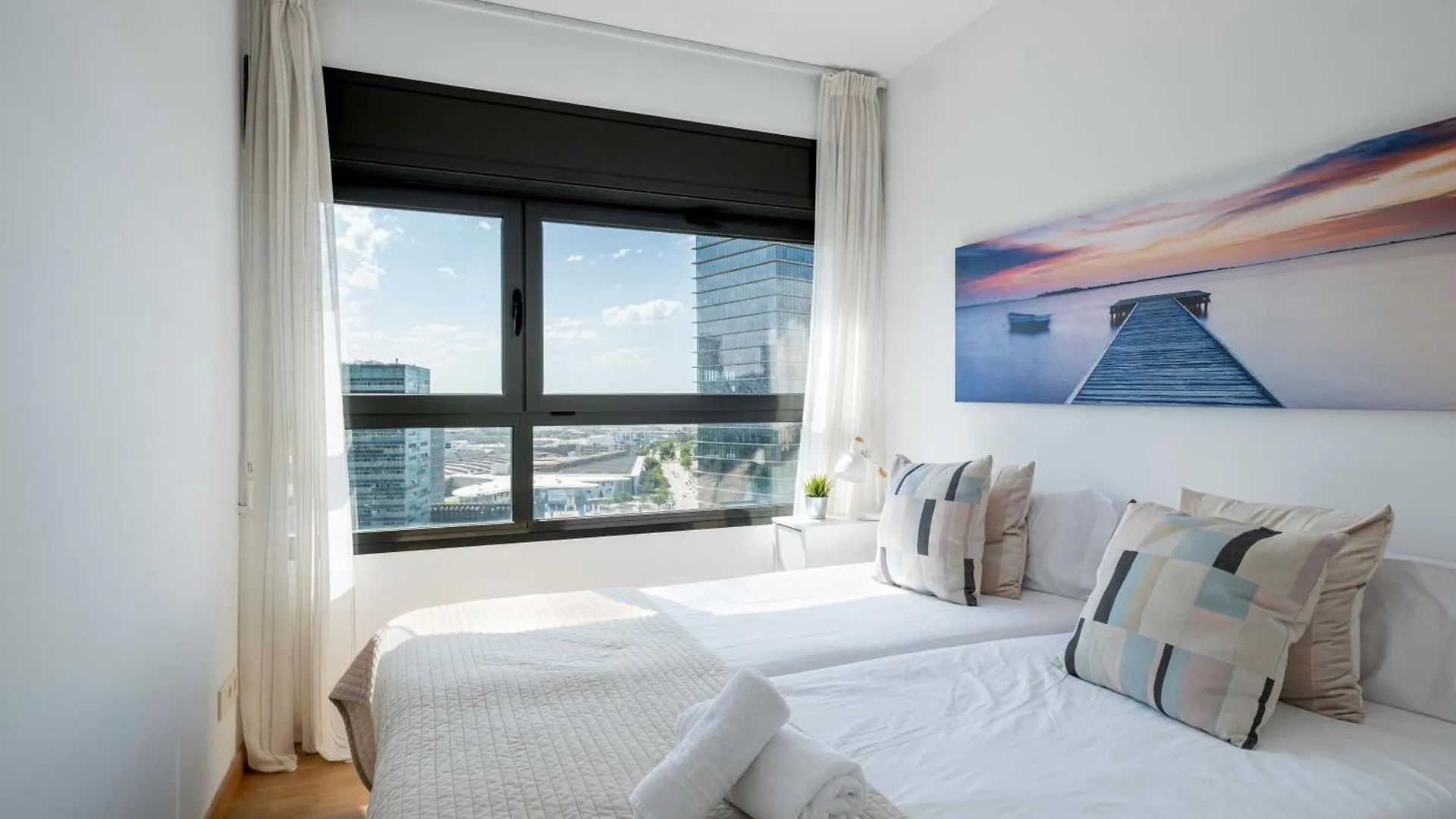 Amazing Apart Fira Barcelona And 15' From Bcn Center With Pool 0*,  Španělsko