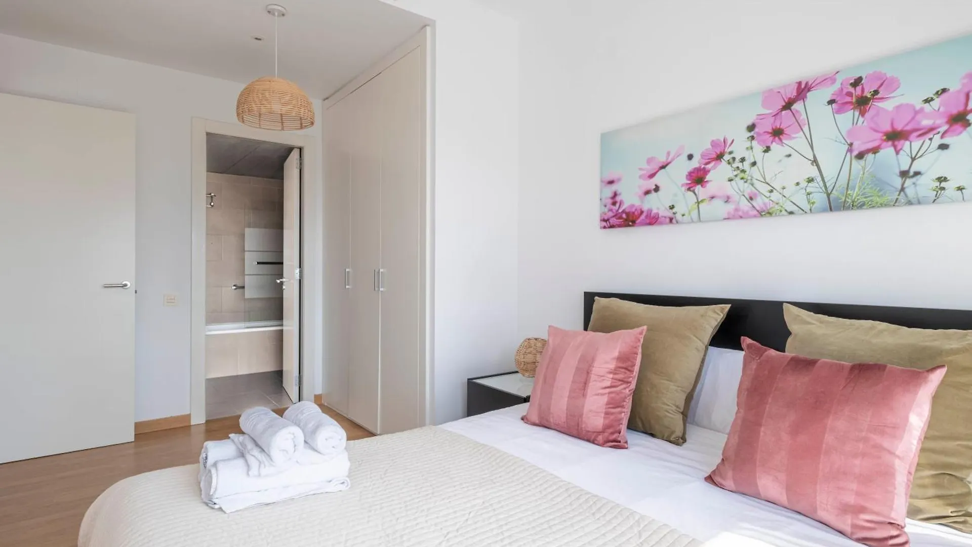 Amazing Apart Fira Barcelona And 15' From Bcn Center With Pool Apartment