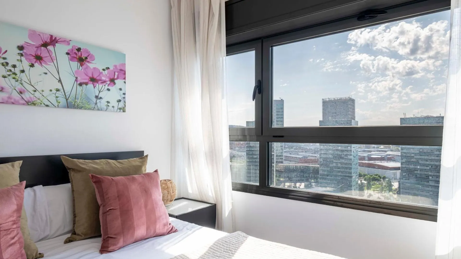 Amazing Apart Fira Barcelona And 15' From Bcn Center With Pool Apartment